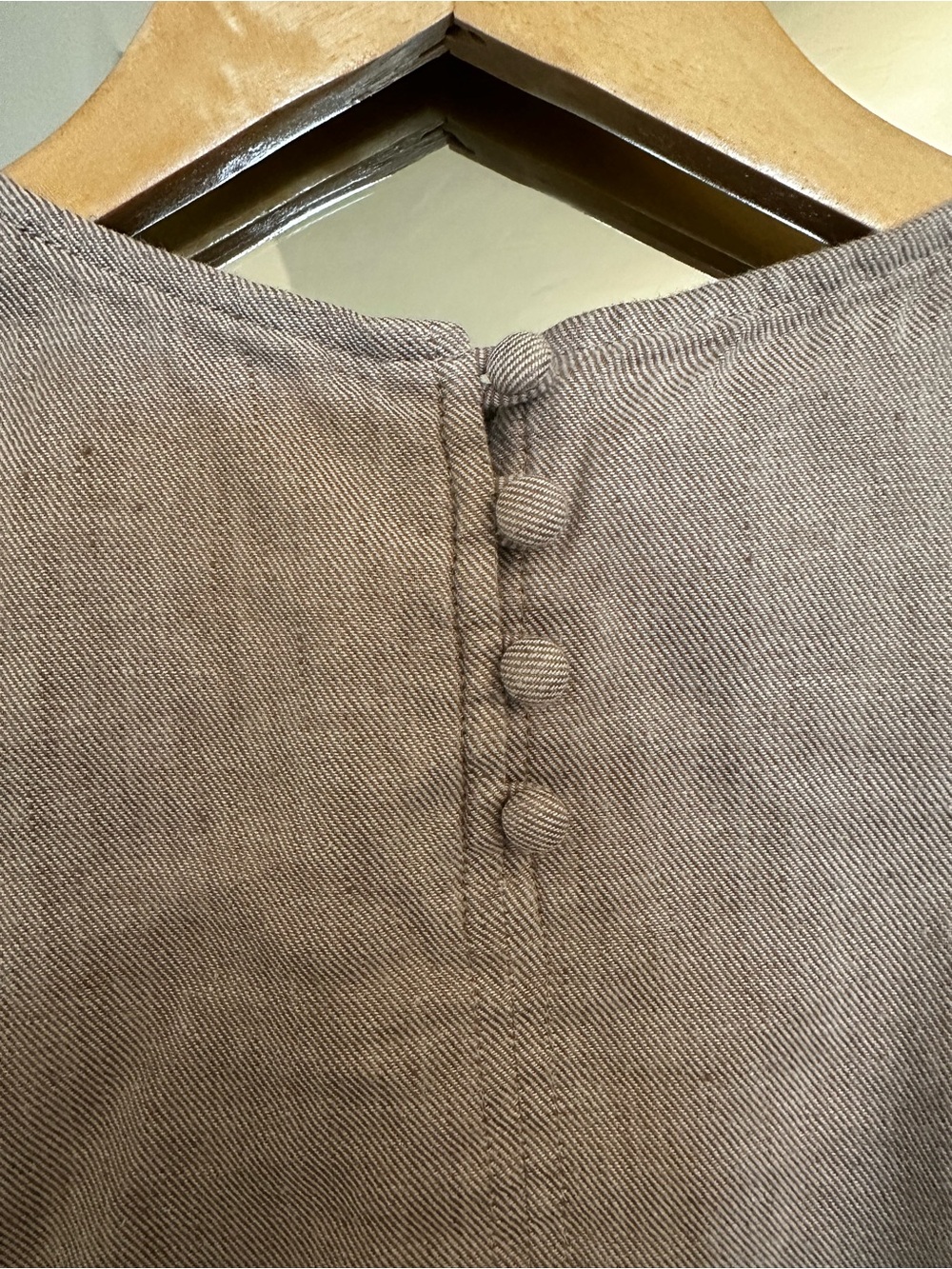 Banana Republic Light Taupe Sleeveless Linen Blend Top - Picture 7 of 8